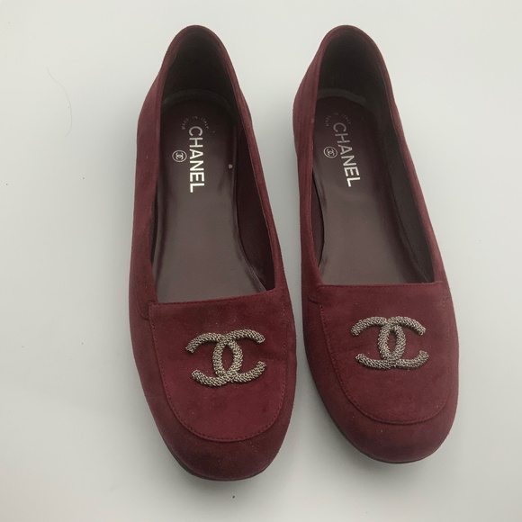 CHANEL LOGO MAROON SUEDE FLATS - Picture 1 of 5